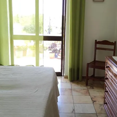 Guest house Vivenda Familia Pedro Vila do Bispo